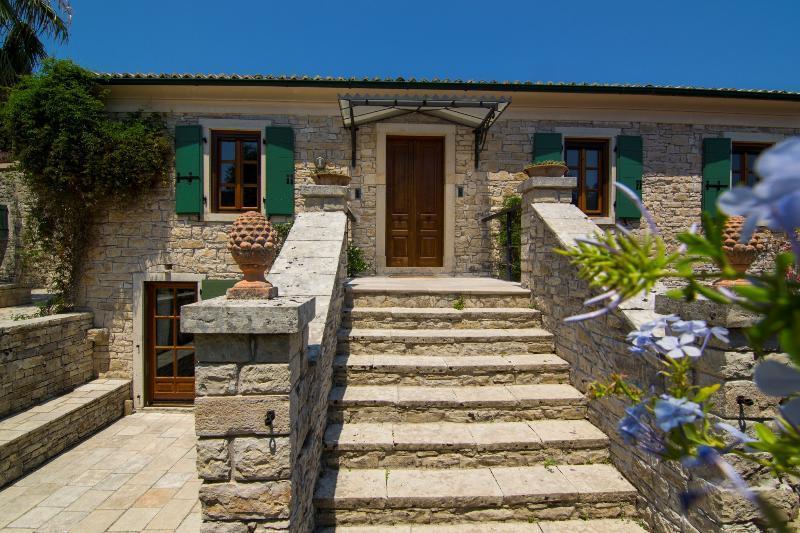 Vila Kiparissi Kourtaiika Exteriér fotografie