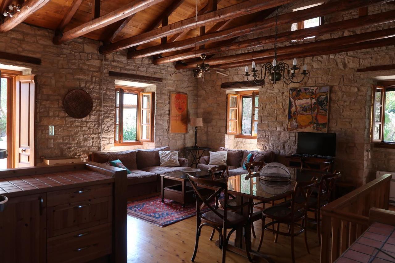 Vila Kiparissi Kourtaiika Exteriér fotografie