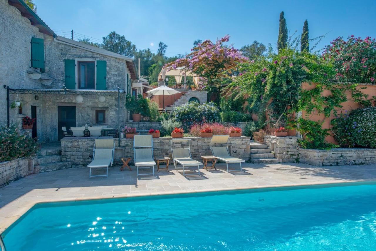 Vila Kiparissi Kourtaiika Exteriér fotografie